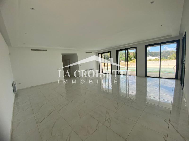 Villa S+5 avec piscine vue sur mer à Gammath