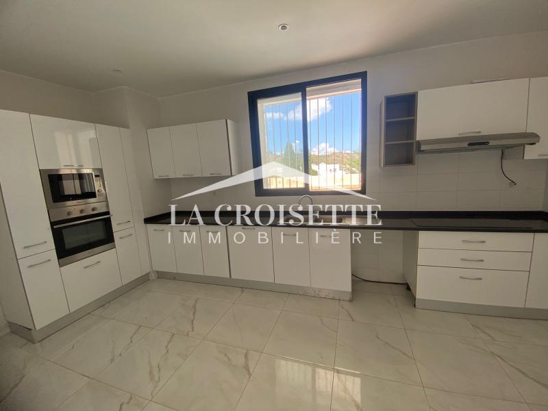 Villa S+5 avec piscine vue sur mer à Gammath