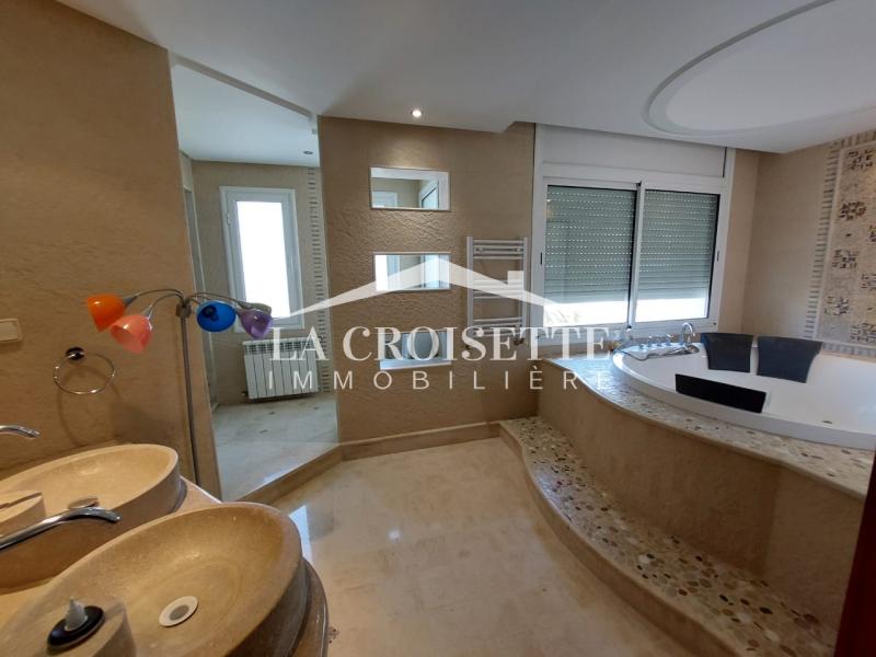 Villa meublée S+6 avec piscine à Gammarth