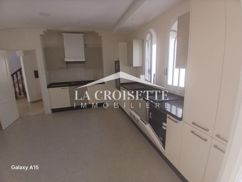 Villa S+5 à La Marsa