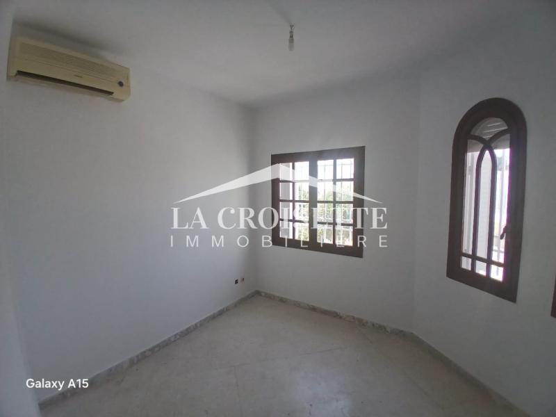Villa S+5 à La Marsa
