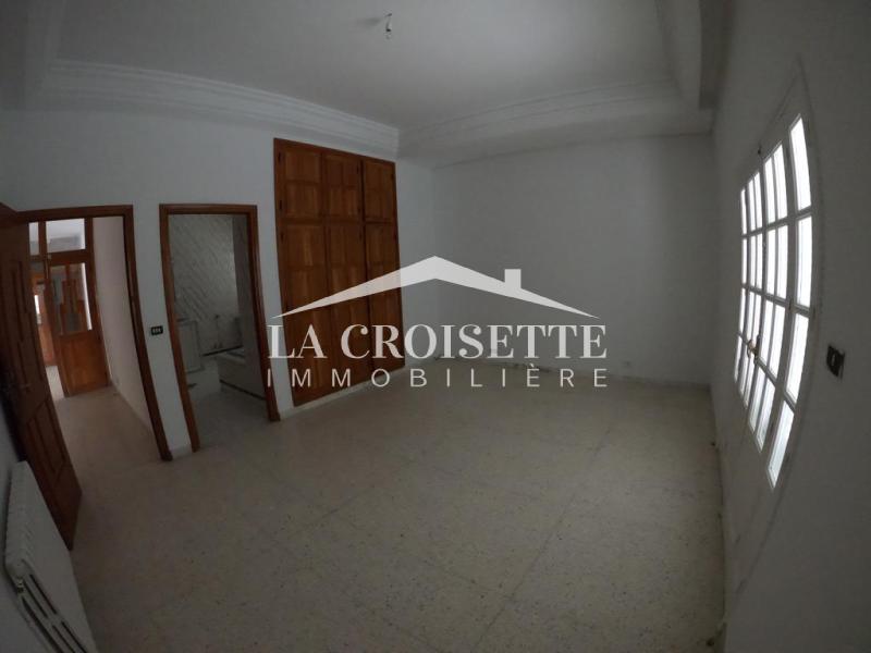 Villa S+9 à La Soukra