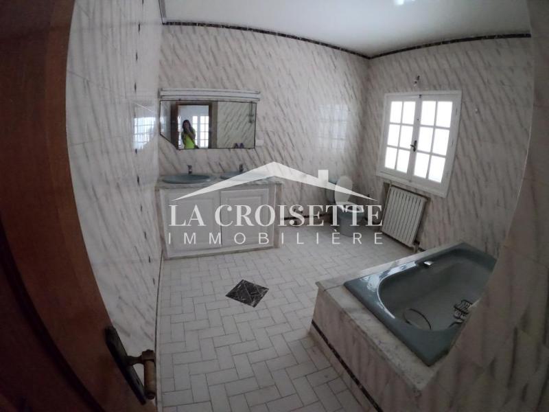 Villa S+9 à La Soukra