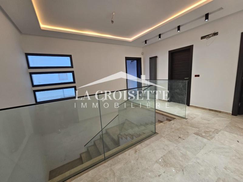 Villa S+4 avec piscine aux Jardins de Carthage