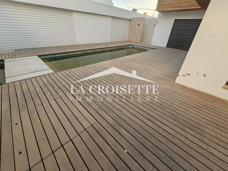 Villa S+4 avec piscine aux Jardins de Carthage