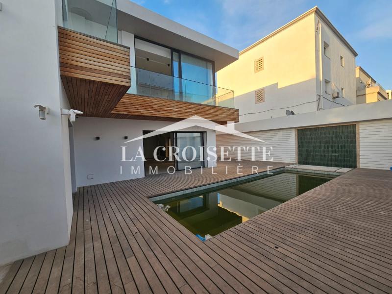 Villa S+4 avec piscine aux Jardins de Carthage