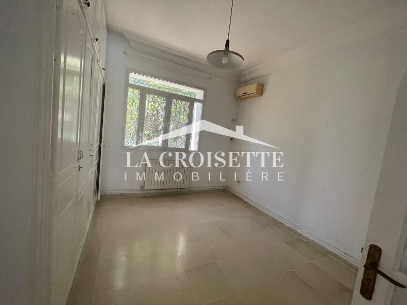 Villa S+4 avec piscine à La Marsa