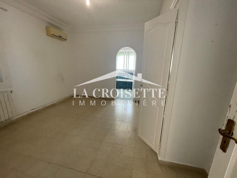 Villa S+4 avec piscine à La Marsa