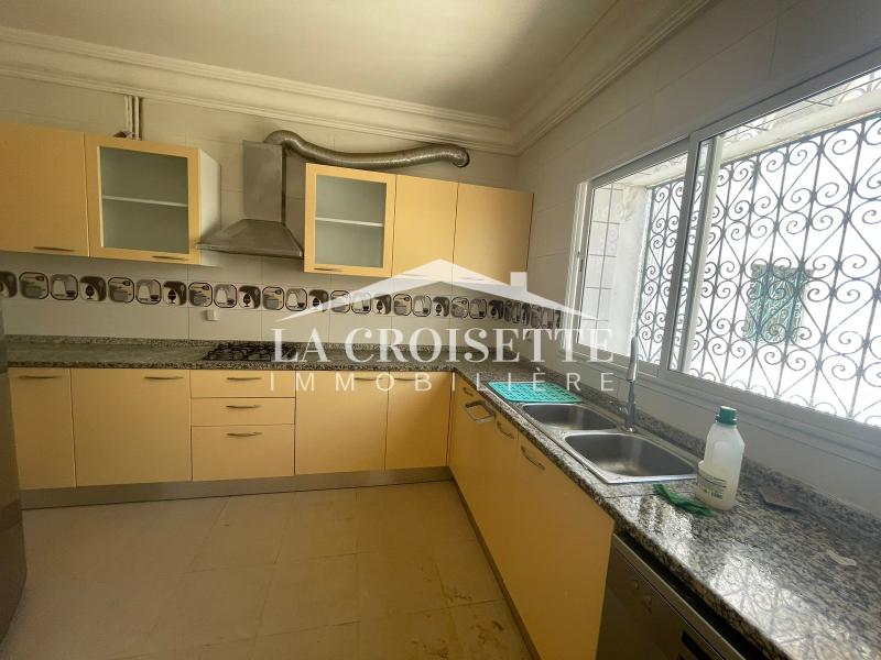 Villa S+4 avec piscine à La Marsa