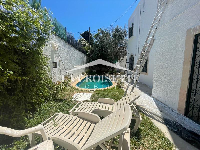 Villa S+4 avec piscine à La Marsa