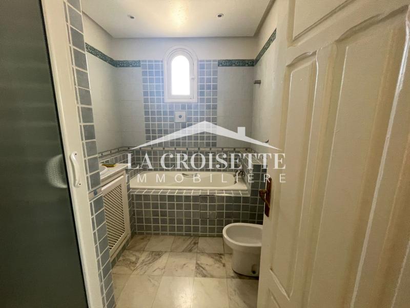 Villa S+4 avec piscine à La Marsa