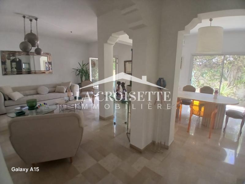 Villa S+5 avec piscine à La Marsa