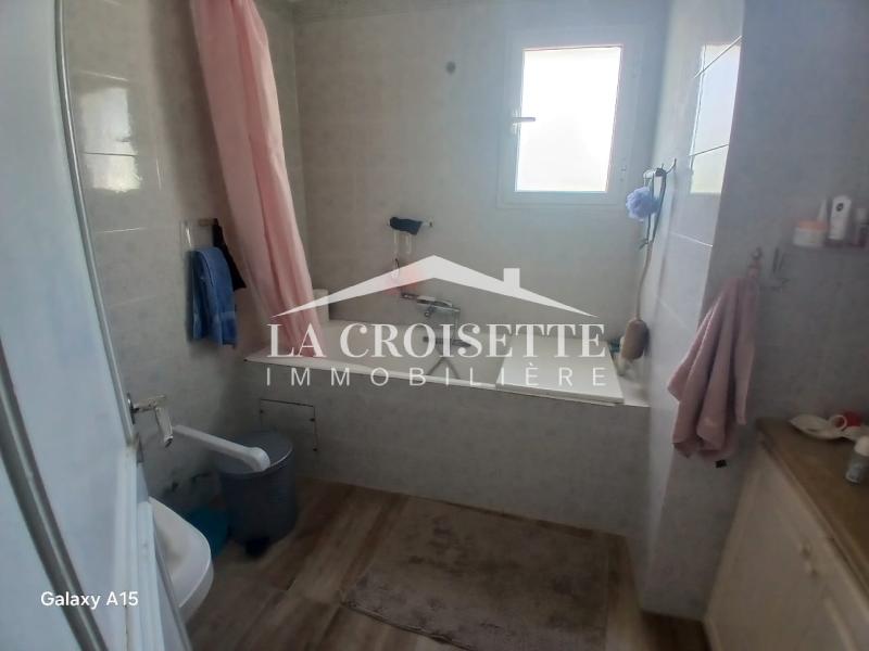 Villa S+5 avec piscine à La Marsa