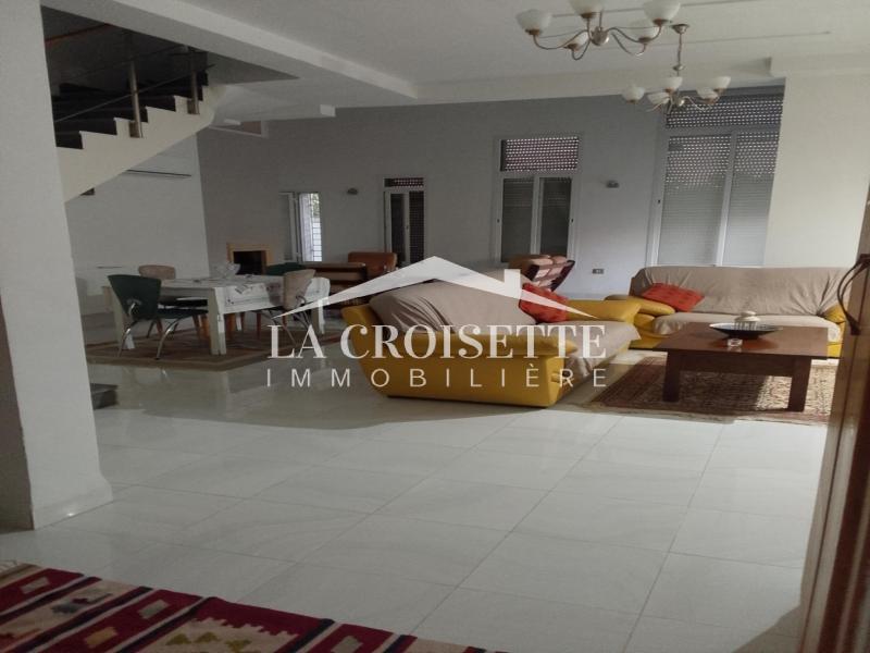 Villa S+4 avec piscine à La Soukra