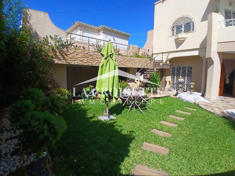 Villa S+4 avec piscine à La Soukra
