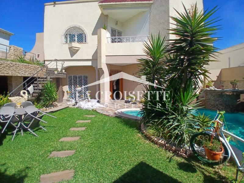 Villa S+4 avec piscine à La Soukra