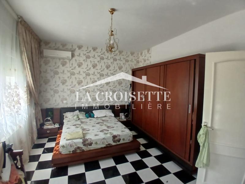 Villa S+4 avec piscine à La Soukra