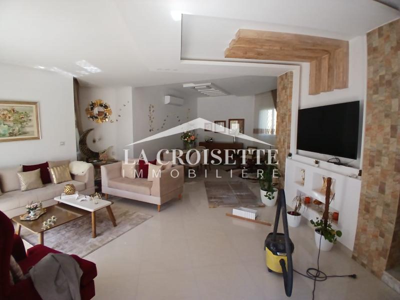 Villa S+4 avec piscine à La Soukra