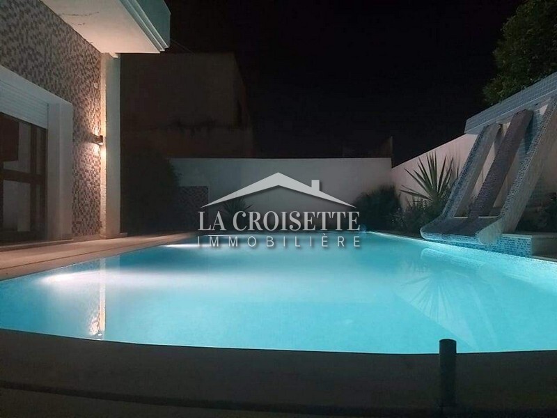 Villa S+5 avec piscine au Lac 2