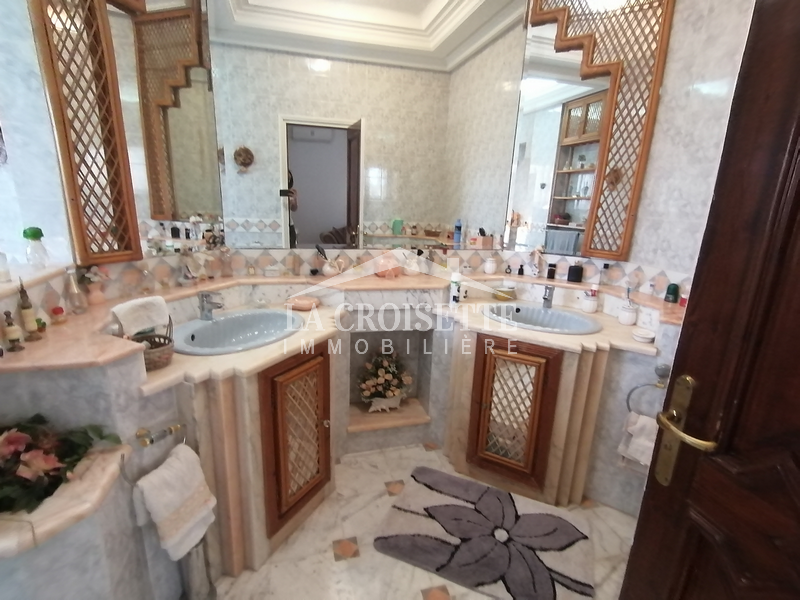 Villa S+7 à La Soukra