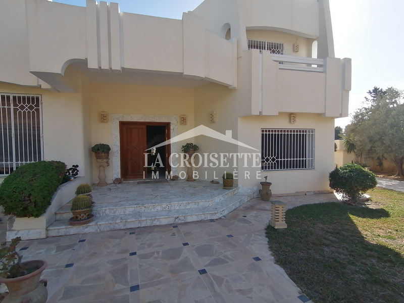 Villa S+7 à La Soukra