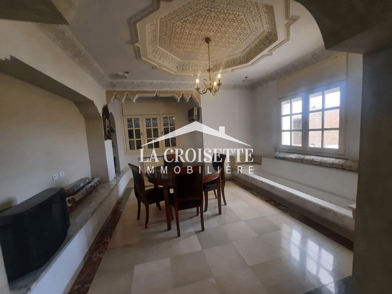 Villa S+4 avec piscine à La Soukra