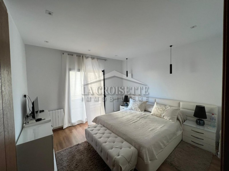 Villa S+5 avec piscine à Gammarth
