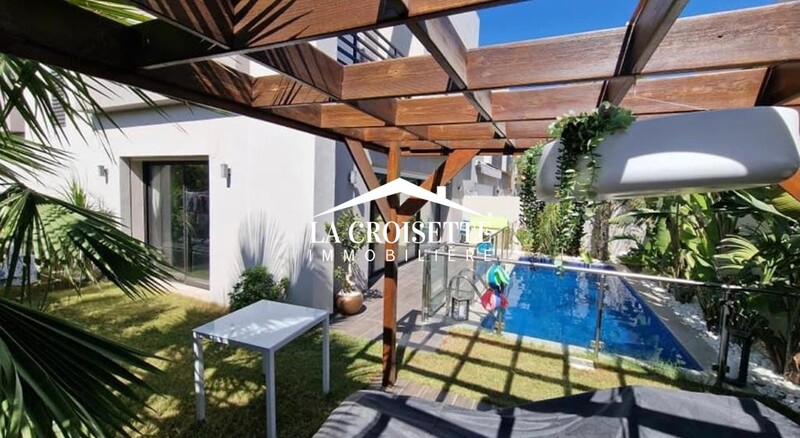 Triplex S+3 avec jardin et piscine à La Soukra