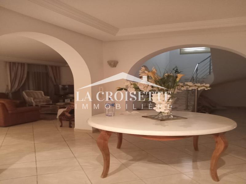 Villa S+4 avec piscine à Carthage