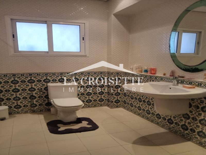 Villa S+4 avec piscine à Carthage