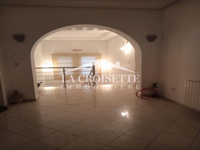 Villa S+4 avec piscine à Carthage