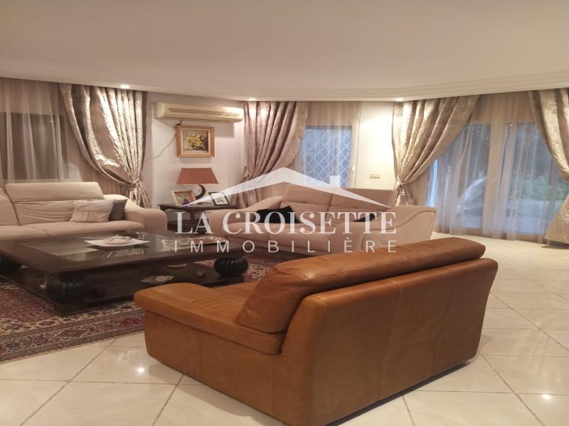 Villa S+4 avec piscine à Carthage