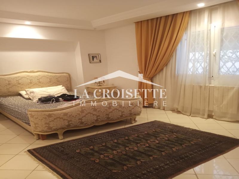 Villa S+4 avec piscine à Carthage