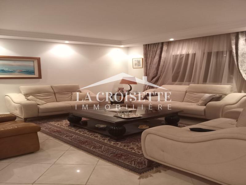 Villa S+4 avec piscine à Carthage