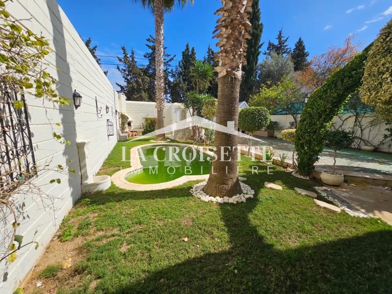Villa S+4 avec piscine à La Soukra