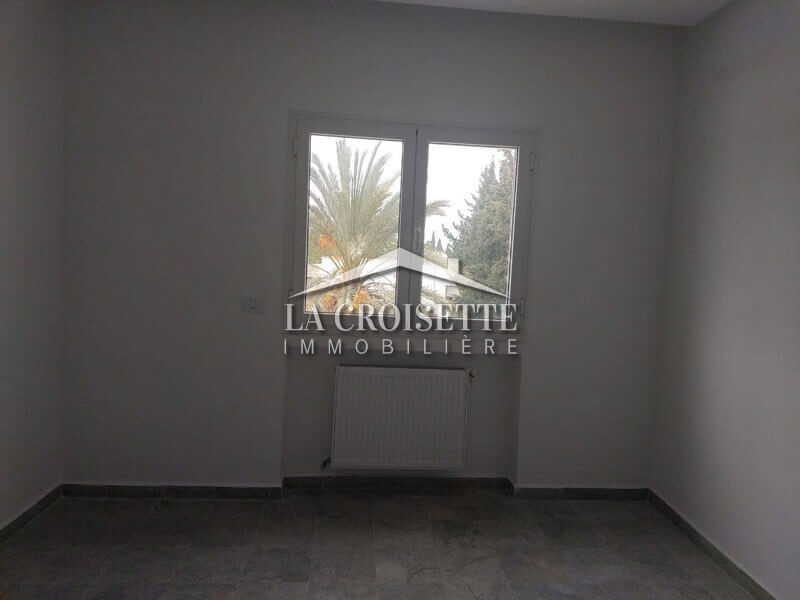 Un appartement S+3 à la Soukra 