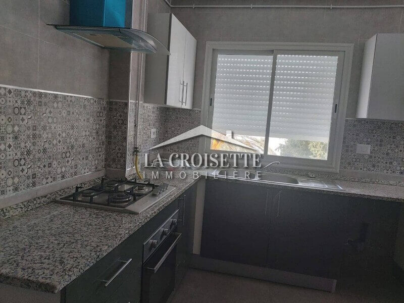 Un appartement S+3 à la Soukra 