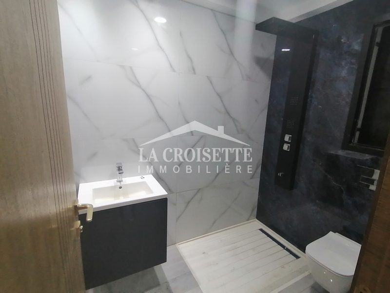 Appartement S+2 à Ain Zaghouan Nord avec salle de sport et piscine collective