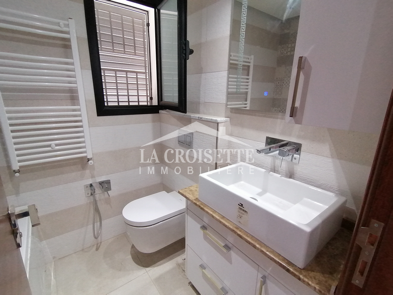 Appartement S+3 avec jardin et piscine à La Soukra