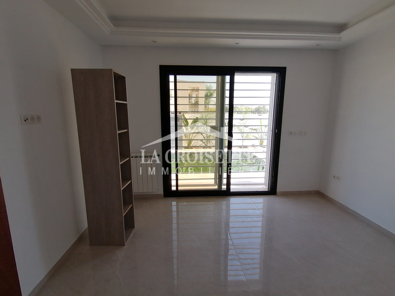 Appartement S+3 avec jardin et piscine à La Soukra