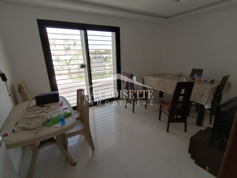 Appartement S+3 avec jardin et piscine à La Soukra