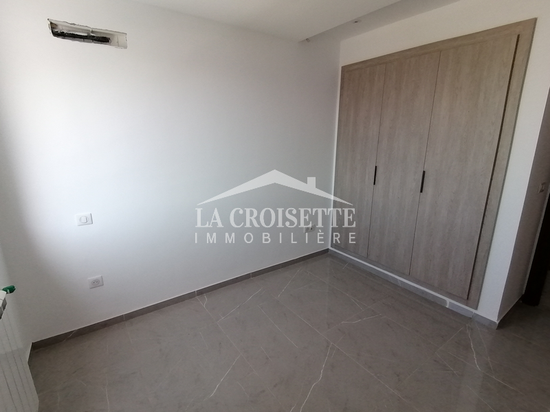 Appartement S+3 avec jardin et piscine à La Soukra