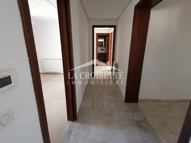Etage de villa S+4 avec terrasse à La Soukra