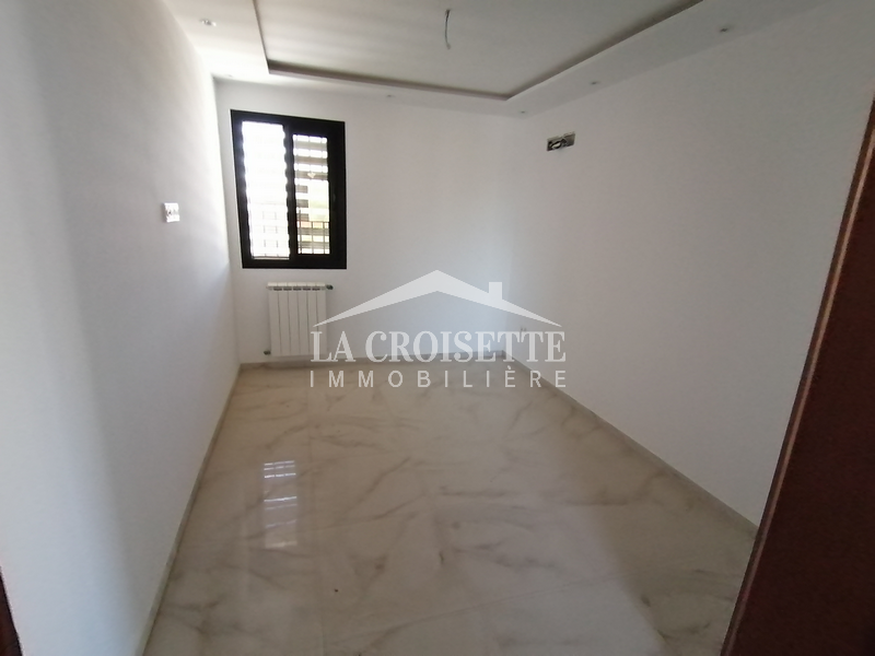 Etage de villa S+4 avec terrasse à La Soukra