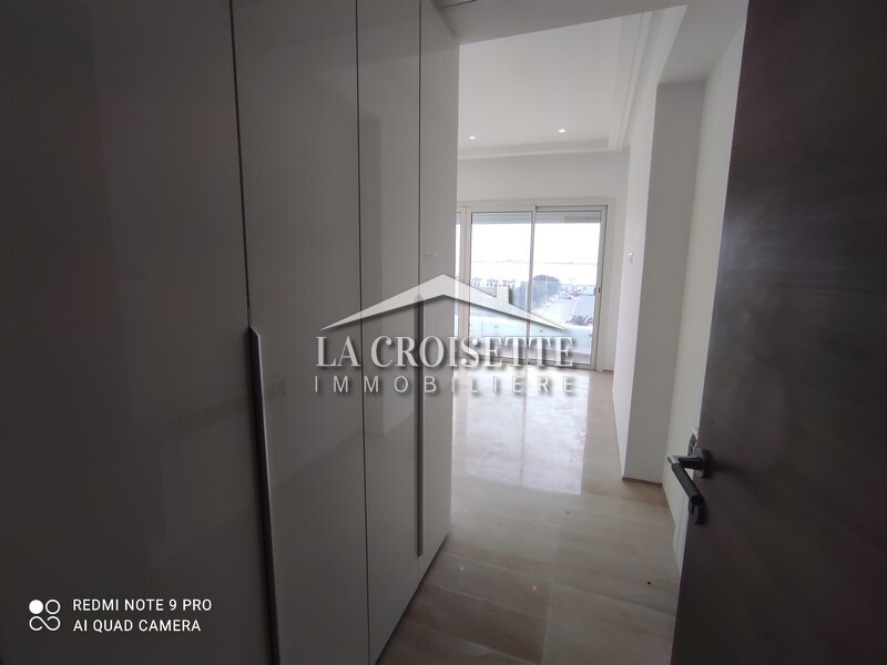 Appartement S+3 avec chambre de service aux Berges du Lac 2 