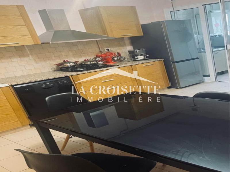 Appartement S+3 meublé à L'aouina