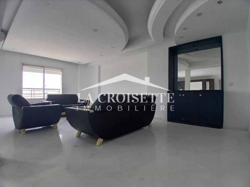 Appartement meublé S+3 avec chambre de service au Lac 2