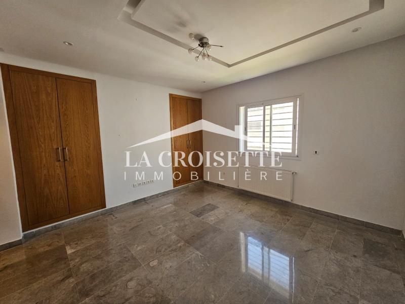 Appartement S+4 avec chambre de service aux Jardins de Carthage