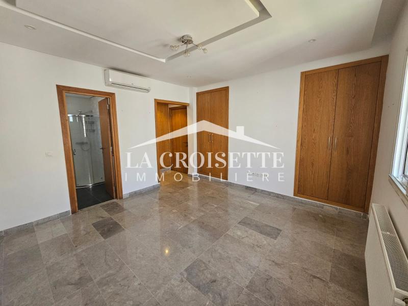 Appartement S+4 avec chambre de service aux Jardins de Carthage