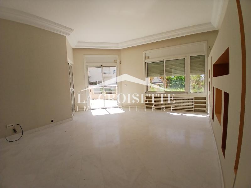 Appartement S+3 vue sur lac avec jardin aux Berges du Lac 1